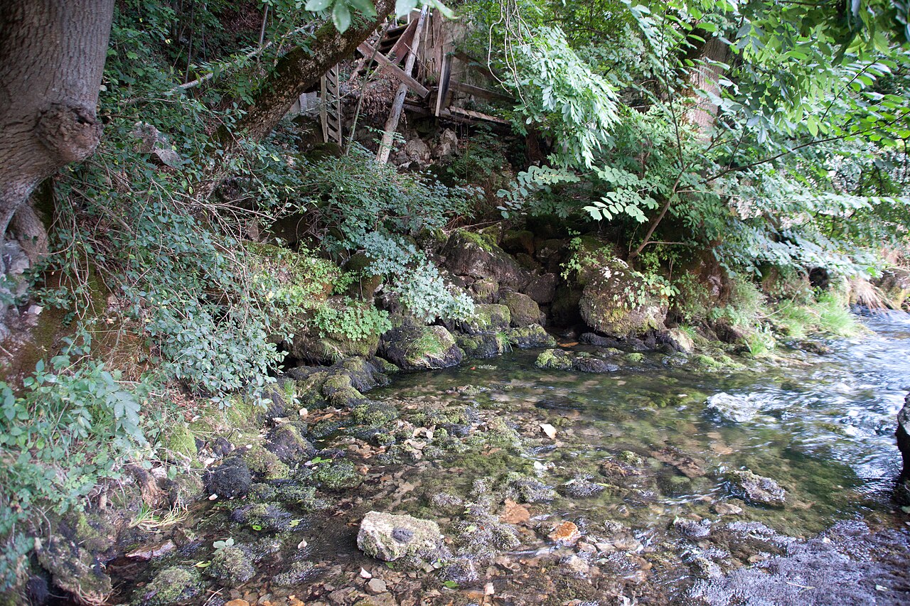 La source de la Noiraigue.