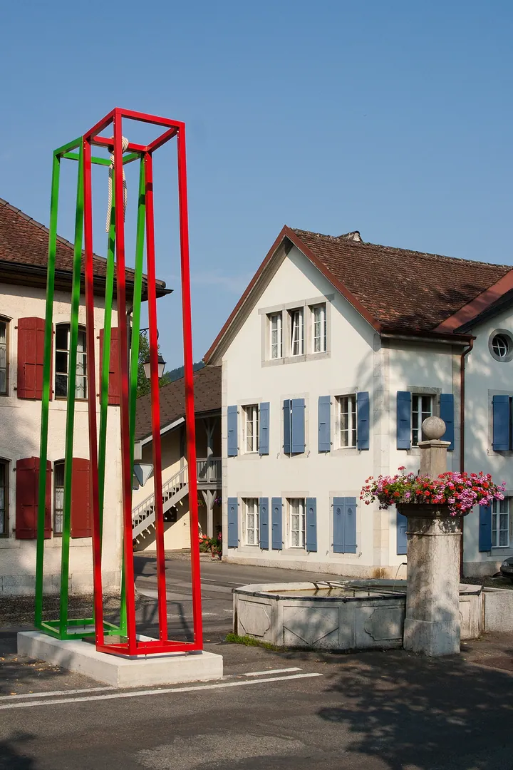 Autre vue de la façade du Musée régional du Val-de-Travers à Môtiers.